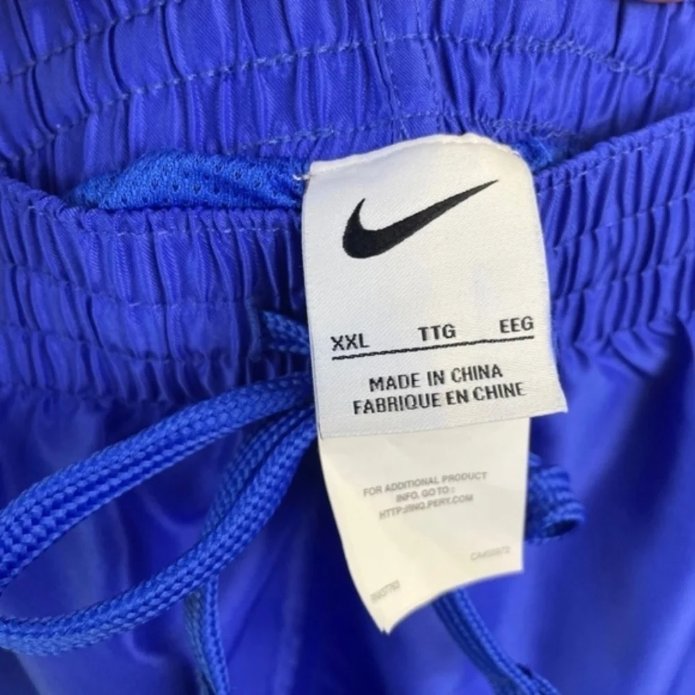 Nike men volley